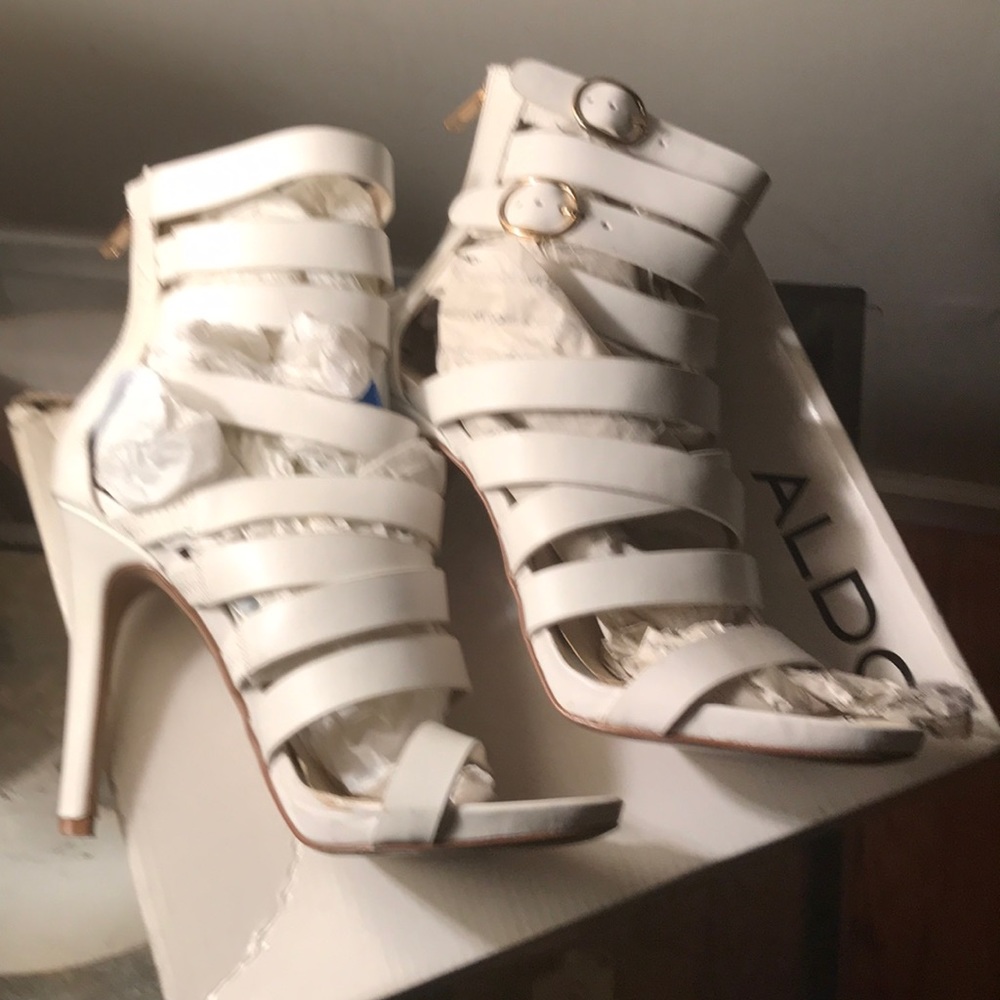 White strappy heeled sandals by Aldo size 7.5